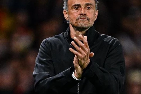 إنريكي: لا أعرف متى سنعود لمستوانا الطبيعي.. وأثق في لاعبي باريس